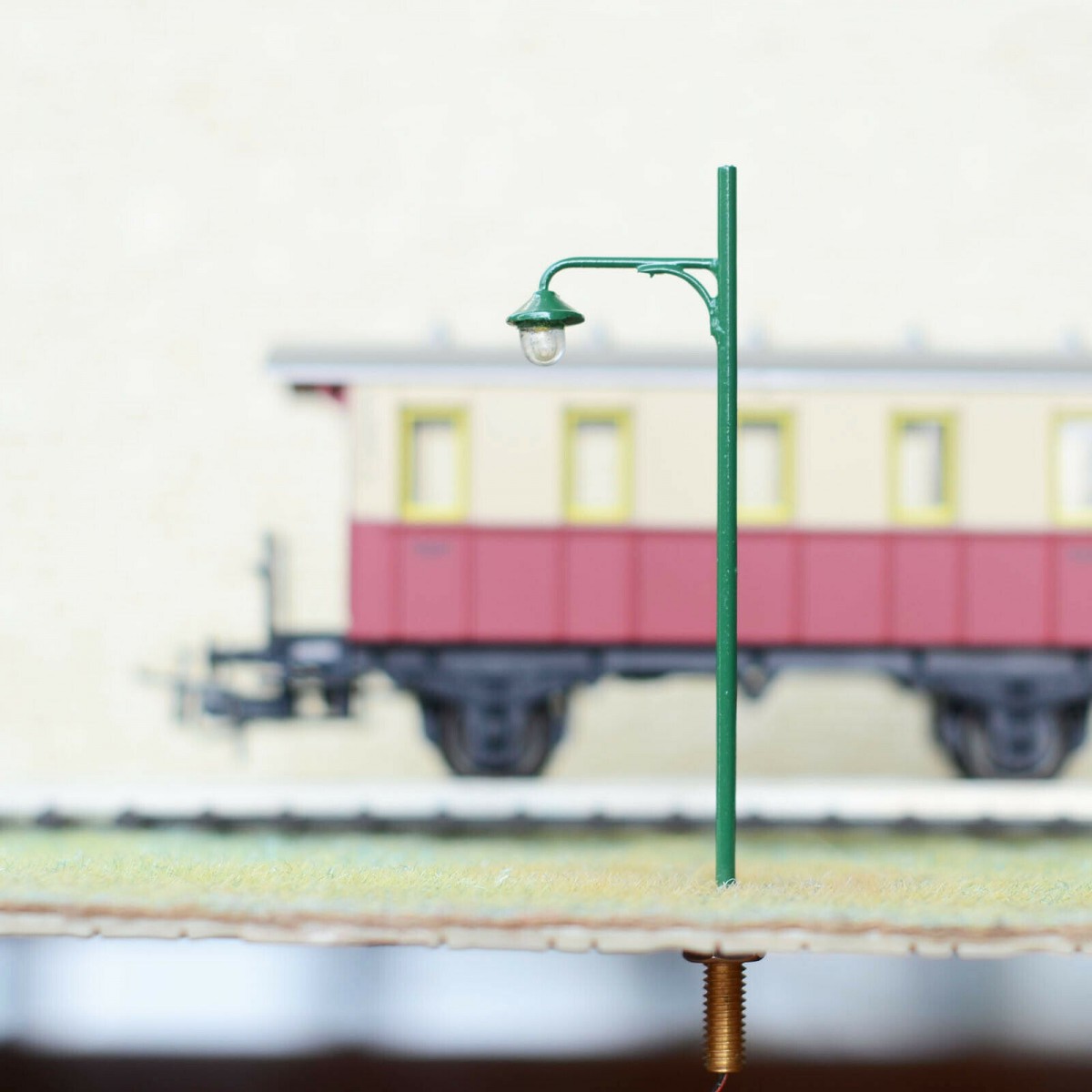 2 x HO scale model railroad street lights LED lamppost path lamp 65mm #T0513BG